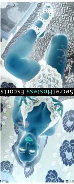 31 year old Hungarian Escort in Budapest Bonita - Striking Hungarian Escort with Sensual Curves and 