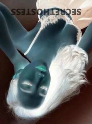 23 year old Escort in Bassendean Perth Candy Playful, Classy, and Flirty with Amazing Curves and 