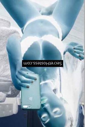 33 year old Caucasian Escort in San Giljan Experience the Delights of Karina, a Sexy 33 Year Old Escort