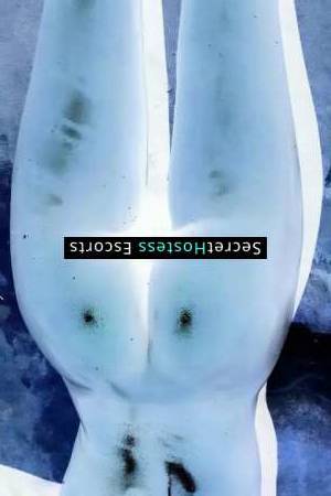 31 year old African Escort in Johannesburg South African Escort Remmy - Slim & Seductive 31-Year-