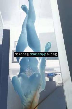 21 year old Escort in Miami FL APRIL Sexy Venezuelan Escort Available Now