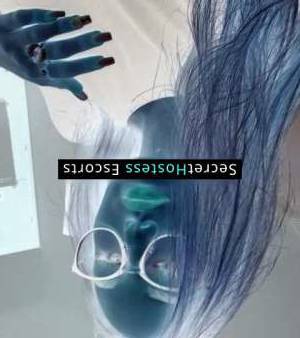 18 year old Ukrainian Escort in Budapest Striking 18 Year Old Ukrainian Escort Diza Silky Golden 