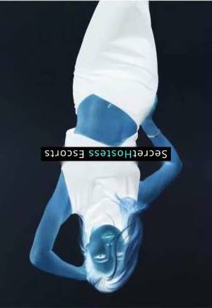 27 year old Russian Escort in Istanbul Irina Unforgettable Russian Escort in Istanbul with Green 