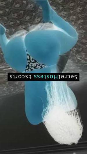 29 year old Latino Escort in Chicago IL Experience a Dream Moment with Me - Beautiful and Sexy 