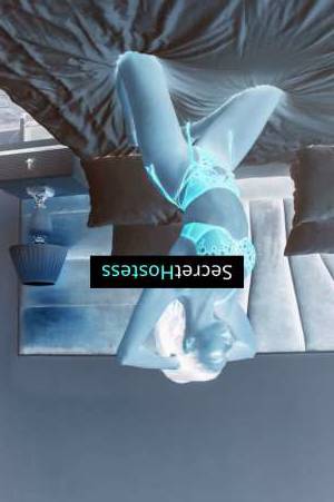 25 year old European Escort in Dubai Unforgettable Pleasure with Sexy Nicole