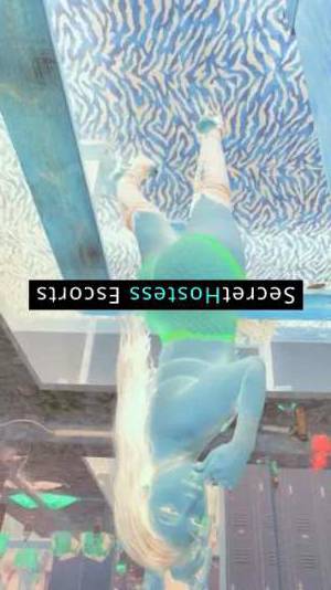 26 year old Escort in Dallas TX Red Lips, Sexy Body