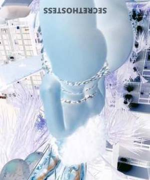 26 year old English Escort in Chicago IL Unleash Your Wildest Desires Layla, Your Exquisite Mixed 