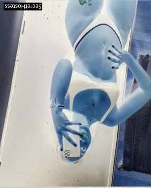 30 year old Cuban Escort in Lyon Cuban Escort Estel Introducing Herself as a Sensual and 