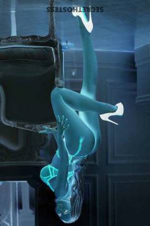 23 year old Escort in Dubai Juliana Sexy, Petite, and Playful