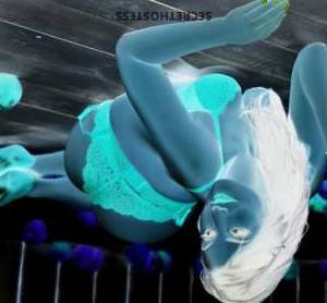 24 year old Escort in Dubai Becca Charming, Alluring, and Upscale Escort Experience