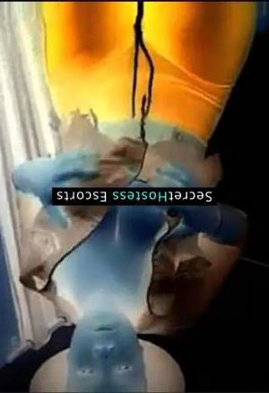 28 year old African Escort in Mahboula Experience Pleasure Beyond Heaven with Alexnina5 Hot & 