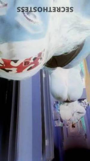 21 year old Escort in Birmingham AL Sexy Jamaican/Indian Hottie with Killer Curves and Tasty 