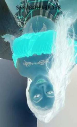 27 year old Escort in Wichita KS couldn't stop staring at ForeignxxChiquita's hot 