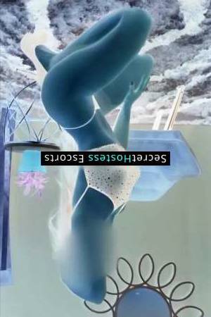 42 year old Escort in Rochefort Unleash Your Desires I Am Your Ultimate Playmate