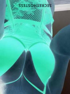 40 year old Colombian Escort in Los Angeles CA Unforgettable Pleasure awaits with Colombian Hottie Jenny - 