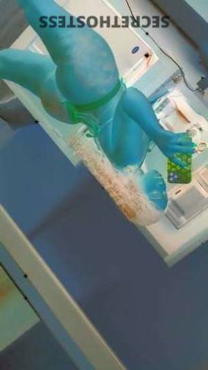 23 year old Puerto Rican Escort in Inland Empire CA Experience the Sizzling Heat of Unforgettable Pleasure with 