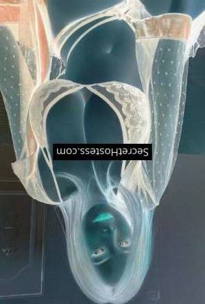 26 year old Asian Escort in Muscat Maika, Independent