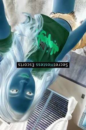 22 year old Malaysian Escort in Shah Alam Malaysian Escort Meri Curvaceous Beauty with long Brown Hair