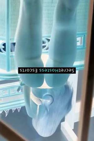 28 year old Escort in West Palm Beach FL Unwind Your Body and Mind with a Playful Escort Fun-sized 