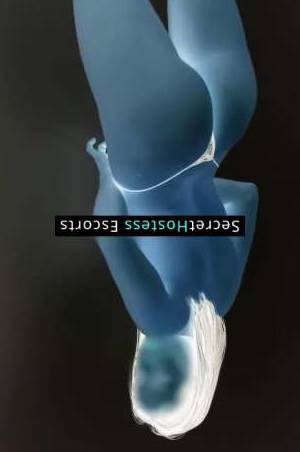 32 year old Latino Escort in Bogota Striking 32-Year-Old Latina Escort with Captivating Features