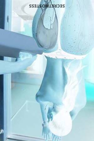 25 year old Escort in Dubai Annushka Elegant Companion for Any Occasion