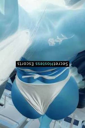24 year old Escort in Dubai VIP Escort Belle - Flirtatious and Curvy Goddess for Your 