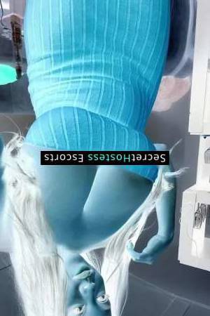 24 year old African Escort in Mahboula Sexy 24-Year-Old African Escort for Flirty Adventures