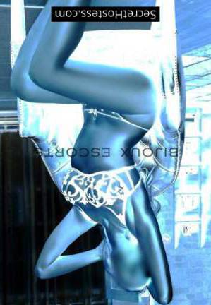 24 year old English Escort in London Hannah, Bijoux Escort