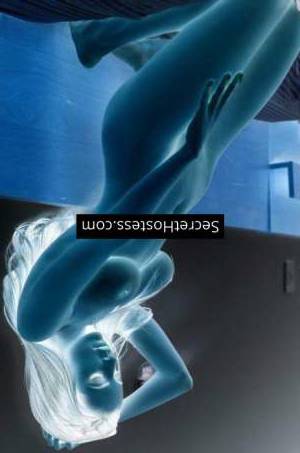 27 year old Caucasian Escort in Paris Julia