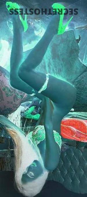 30 year old American Escort in San Fernando Valley CA Striking 30 Year Old American Escort for Unforgettable 