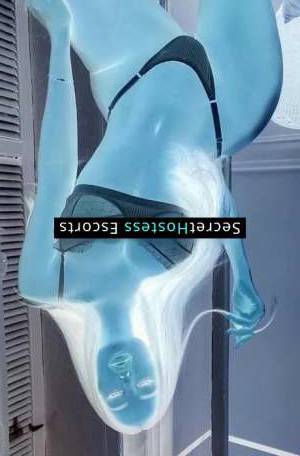 25 year old Colombian Escort in Manama Unforgettable Pleasure with a Hot and Seductive Babe Melt in