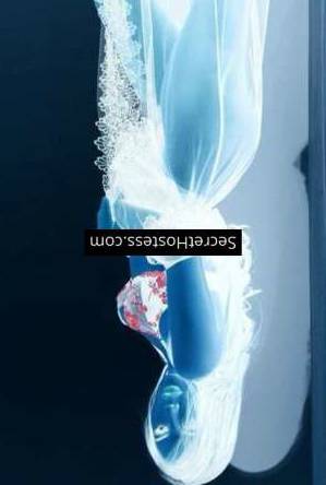 21 year old Escort in Jeddah Indulge in Flirty Fun with Mixed-Race Beauty Leila