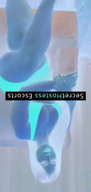 22 year old Lebanese Escort in Istanbul Ultimate Companionship Look no further!