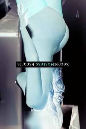 Roxane 30Yrs Old Escort 69KG 170CM Tall Split Image - 1