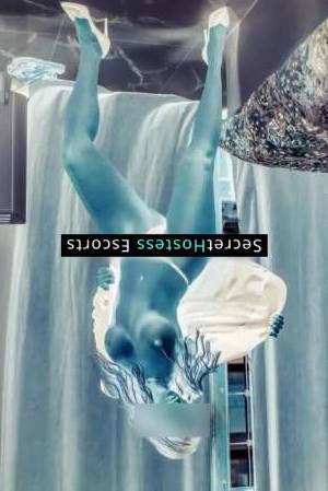 Roxane 30Yrs Old Escort 69KG 170CM Tall Split Image - 2