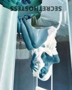 22 year old Escort in Camp Hill Rockhampton Pretty newcomer, travel VIP, discreet, Rockhampton