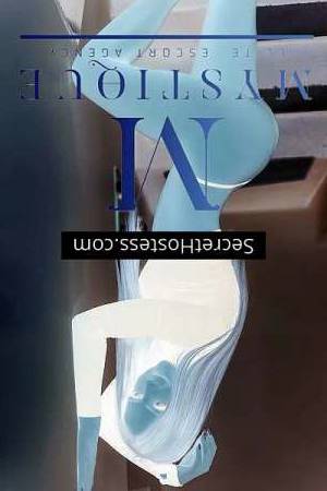 21 year old Caucasian Escort in London Captivating Bonnie A Delightful Mixture of Beauty, Pleasure