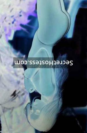 19 year old Russian Escort in Milan Jenny, Agency
