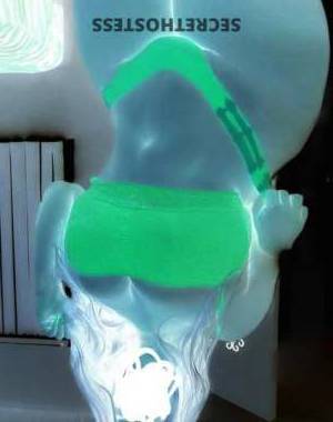 28 year old Cuban Escort in Louisville KY Unleash Your Desires with a Spicy Cuban Babe - Laura