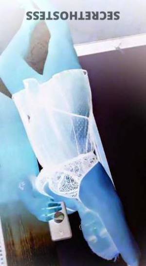 40 year old Escort in Baton Rouge LA Raiyna The Curvy Gonzales Escort for Your Wildest Dreams