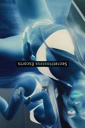27 year old Italian Escort in Helsinki Sophie Your Unforgettable Italian Delight with Hypnotic Blue