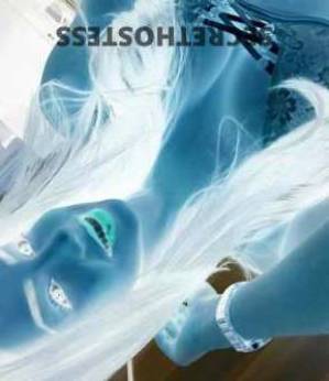 2 Girls, HORNY, PRETTY in Buderim in Sunshine Coast