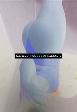 26 year old Moroccan Escort in Dubai Enchanting Moroccan Vixen Passion, Erotica, and Bliss with 