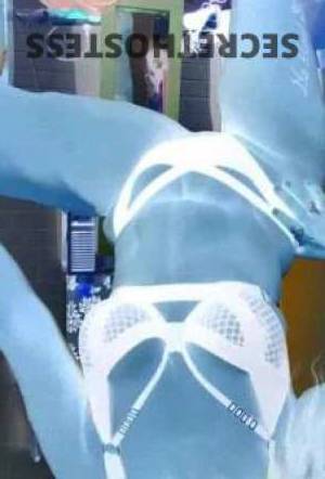 Smokin' Hot MILF Escort Penny's Curves & Fun in Mackay
