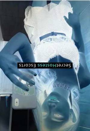 23 year old Vietnamese Escort in Subang Jaya Sensual Vietnamese Mistress Indulge in Blissful Pleasure 