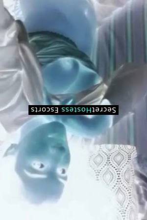 22 year old Pakistani Escort in Muscat the Pakistani Escort Sadiya