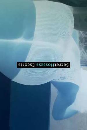 28 year old Brazilian Escort in Hamburg Kakao Your Lovely Brazilian Babe for Unforgettable 