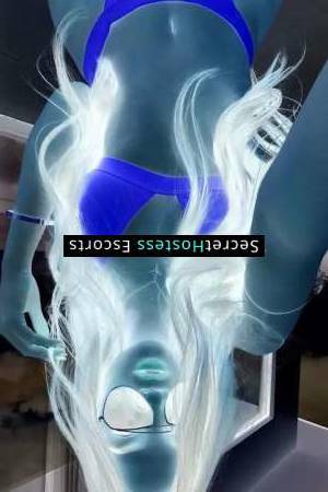 26 year old Malaysian Escort in Jeddah Intriguing Encounter with a Handsome Stranger