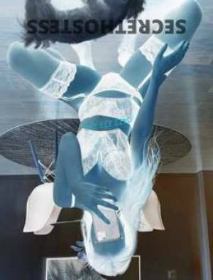 21 year old Escort in Holland Park Brisbane Unforgettable Pleasure Sexy Viki, Your Voluptuous Goddess