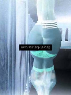 40 year old Australian Escort in Perth Let Me take you to Pleasureland Petite Busty Aussie Milf 
